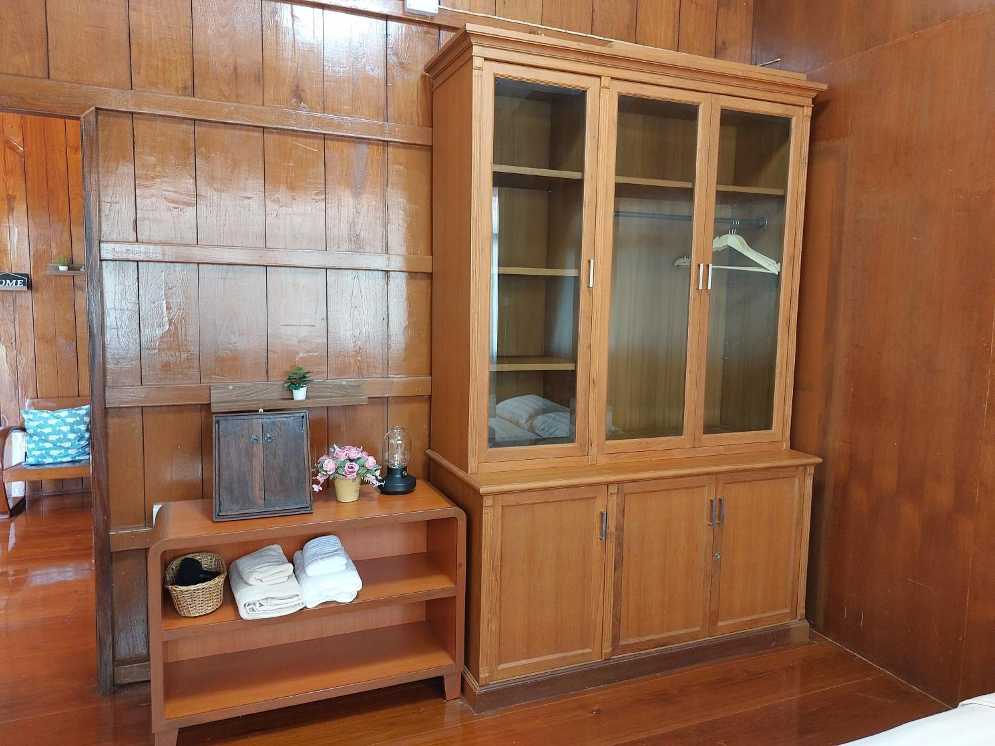 Whales Come To The River - Riverside - 3 Rooms On 2Nd Floor Ban Bang Phli Nua Exterior photo
